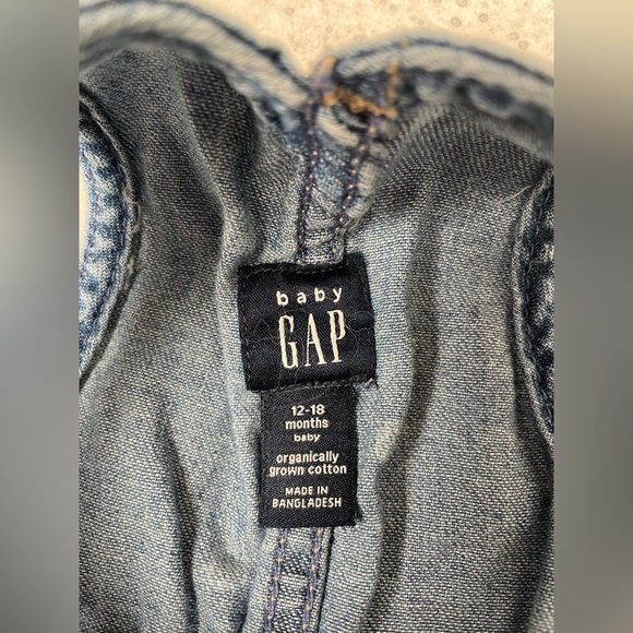 ✨ 2 for $20✨ 
EUC Baby Gap 100% organic cotton denim overalls size 12-18 Mos - Picture 6 of 6
